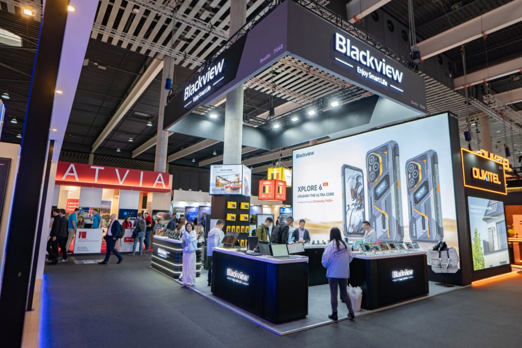 Stand de Blackview en el Mobile World Congress Barcelona mostrando smartphones resistentes